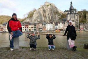Dinant, kota kecil yang cantik dan ramai